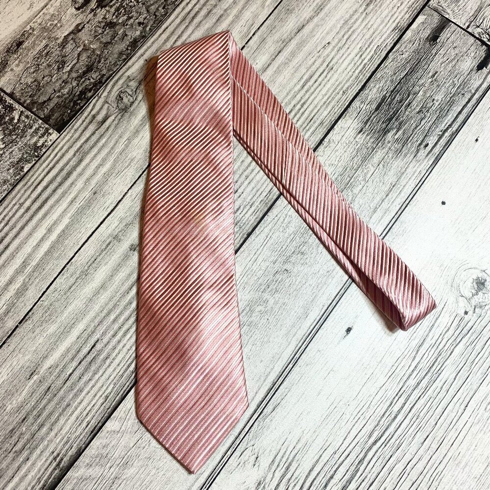 Donald J. Trump Signature Collection 100% Silk Neck Tie